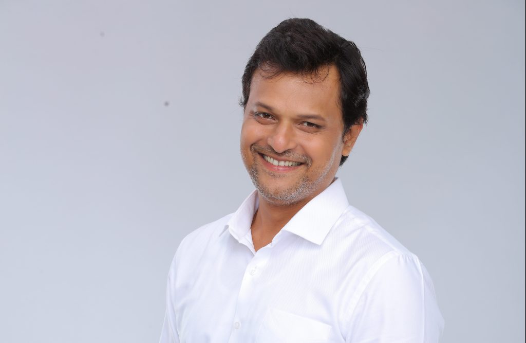 रमात गुंतलेला आनंदीचा राघव - Maharashtra Lokmanch